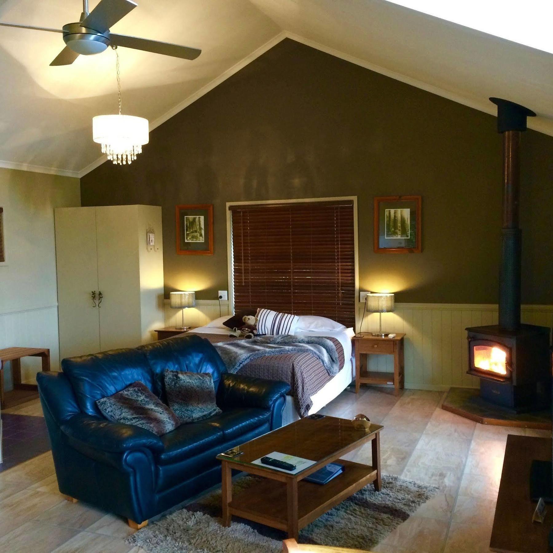 Luxury Lodge *